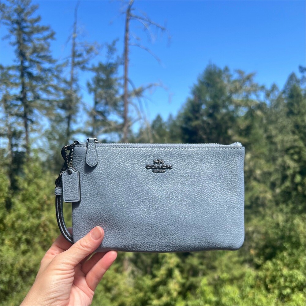 COACH Baby Blue Small Pebble Leather Wristlet Wallet Gunmetal Hardware AUTHENTC